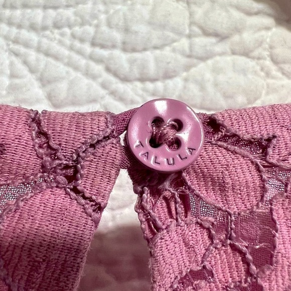 Talula Aritzia Pink Lace Betsy Short Sleeve Lined Blouse, Size- X-Small - Picture 5 of 9